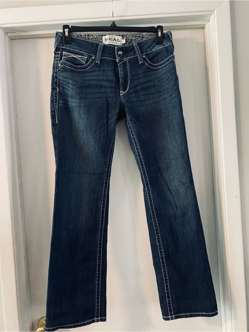 Ariat Women’s Dark Blue Straight Leg Jeans Mid Rise 30 inseam